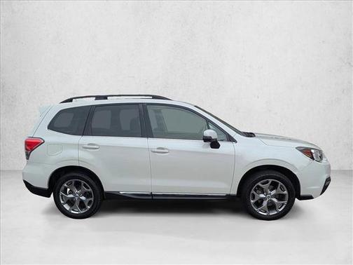 Crystal White Pearl 2017 Subaru Forester 2.5i Touring