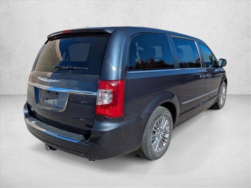 2014 Chrysler Town & Country Touring-L