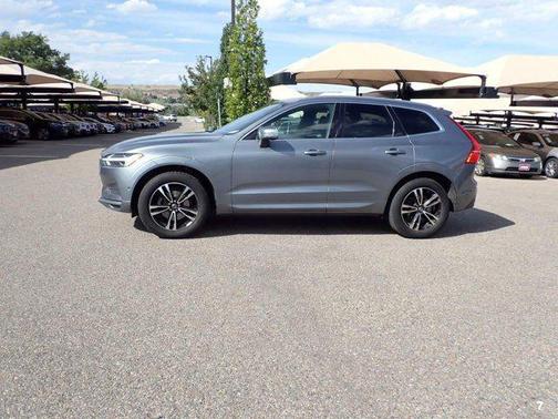 Pine Grey Metallic 2019 Volvo XC60 T5 Momentum