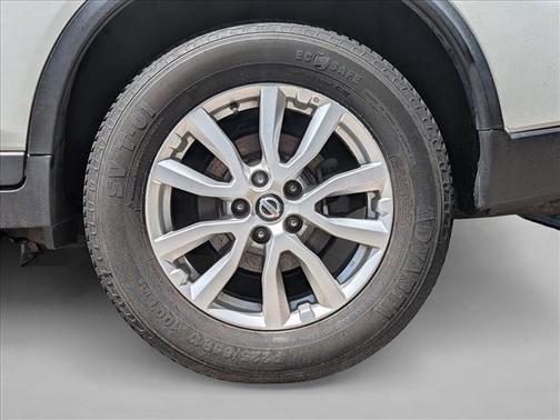 Glacier White 2017 Nissan Rogue SV