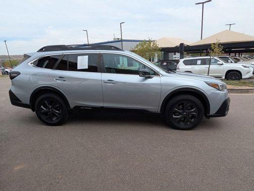 Ice Silver Metallic 2020 Subaru Outback Onyx Edition XT