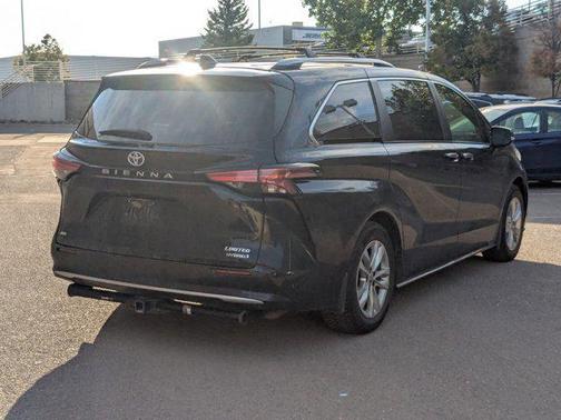 2022 Toyota Sienna Limited