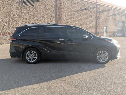 2022 Toyota Sienna Limited
