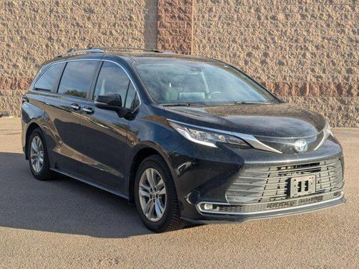 2022 Toyota Sienna Limited