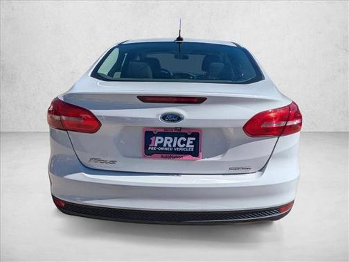 Oxford White 2016 Ford Focus S