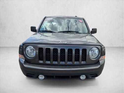 Granite Crystal Metallic Clearcoat 2016 Jeep Patriot Sport