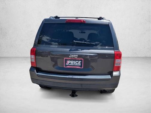 Granite Crystal Metallic Clearcoat 2016 Jeep Patriot Sport