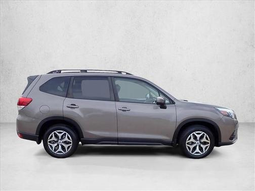 Brilliant Bronze Metallic 2024 Subaru Forester Premium