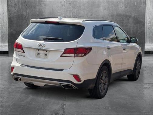2017 Hyundai SANTA FE SE