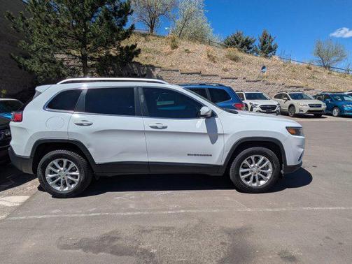 Bright White Clearcoat 2019 Jeep Cherokee Latitude
