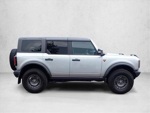Iconic Silver Metallic 2024 Ford Bronco Badlands