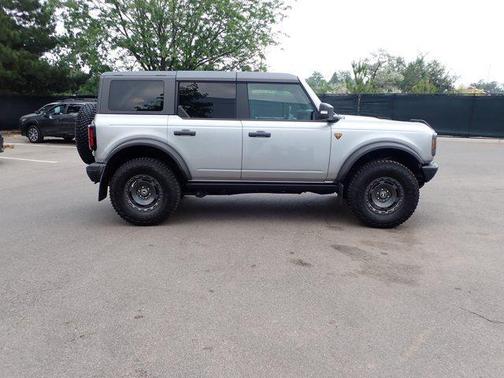 Iconic Silver Metallic 2024 Ford Bronco Badlands
