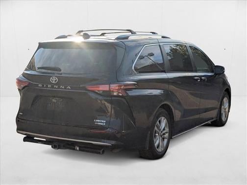 2022 Toyota Sienna Limited 7-Passenger