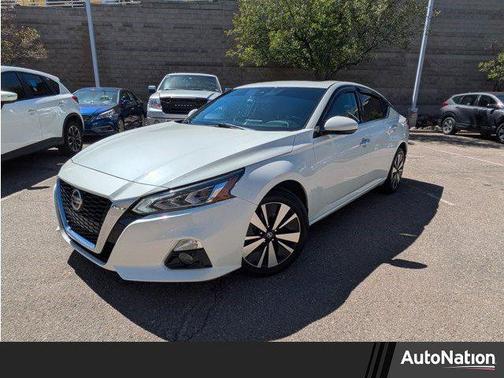 Pearl White Tricoat 2020 Nissan Altima 2.5 SV