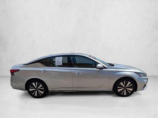 Brilliant Silver Metallic 2019 Nissan Altima 2.5 SL