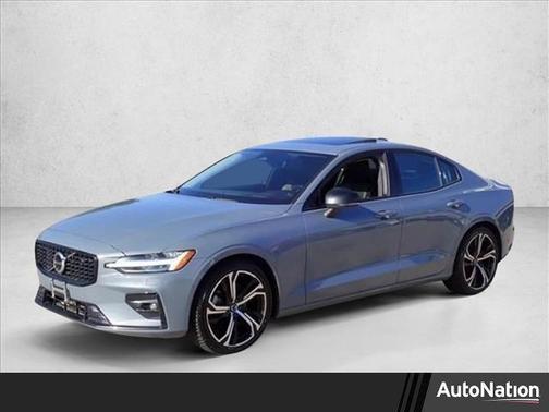 2024 Volvo S60 B5 Ultimate Dark Theme