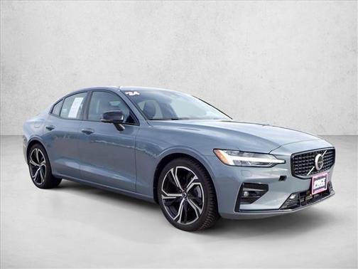 2024 Volvo S60 B5 Ultimate Dark Theme