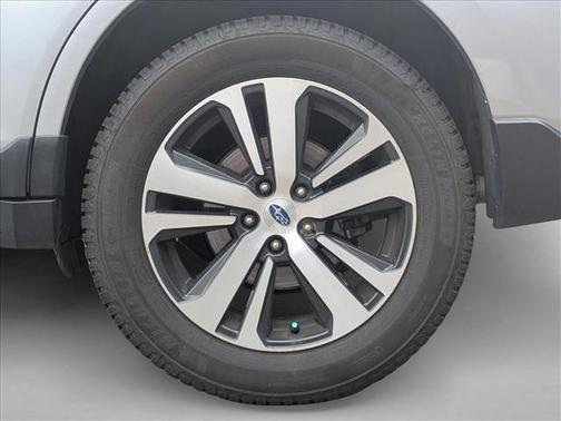 Ice Silver Metallic 2019 Subaru Outback 2.5i Limited