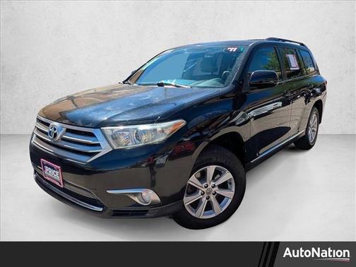 Black 2011 Toyota Highlander SE