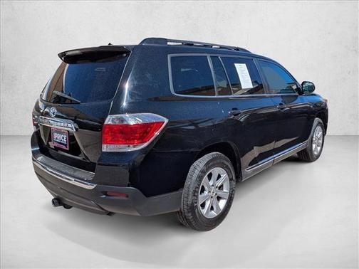 Black 2011 Toyota Highlander SE