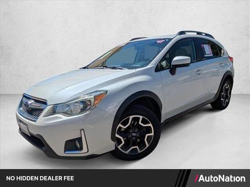 Crystal White Pearl 2017 Subaru Crosstrek 2.0i Premium