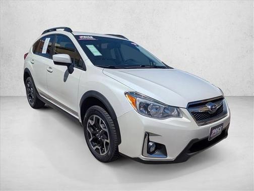 Crystal White Pearl 2017 Subaru Crosstrek 2.0i Premium