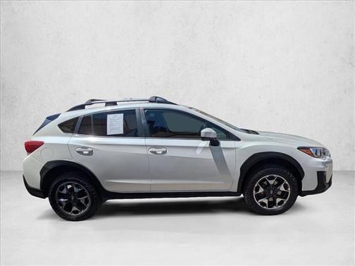 Crystal White Pearl 2019 Subaru Crosstrek 2.0i Premium