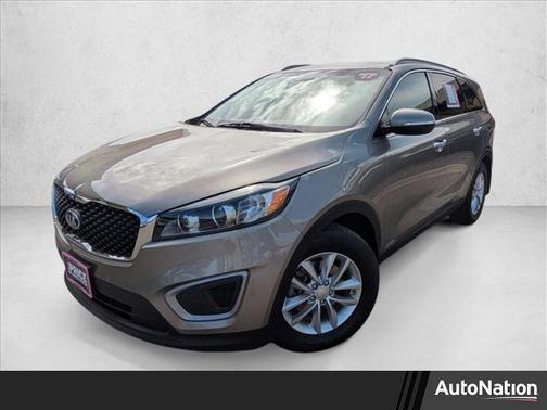 Titanium Silver 2017 Kia Sorento LX
