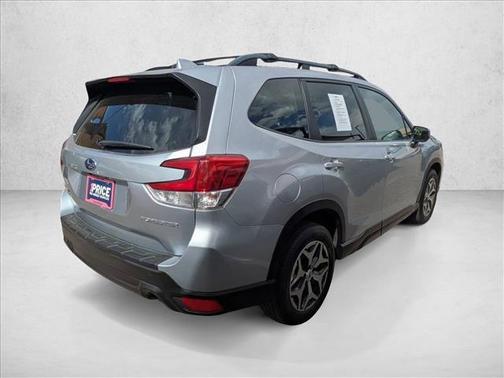 Ice Silver Metallic 2019 Subaru Forester Premium
