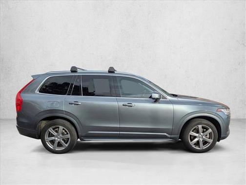 2020 Volvo XC90 T6 Momentum