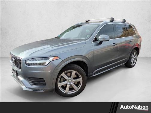 2020 Volvo XC90 T6 Momentum