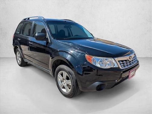 Obsidian Black Pearl 2011 Subaru Forester 2.5 X