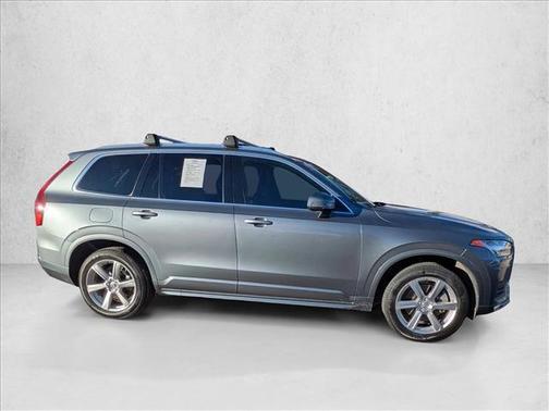 2020 Volvo XC90 T6 Momentum
