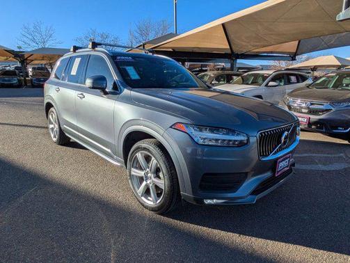 2020 Volvo XC90 T6 Momentum