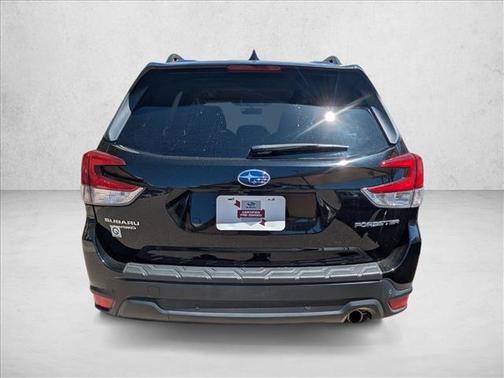 Crystal Black Silica 2022 Subaru Forester Limited