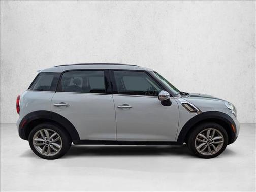 Light White 2012 MINI Cooper S Countryman Base