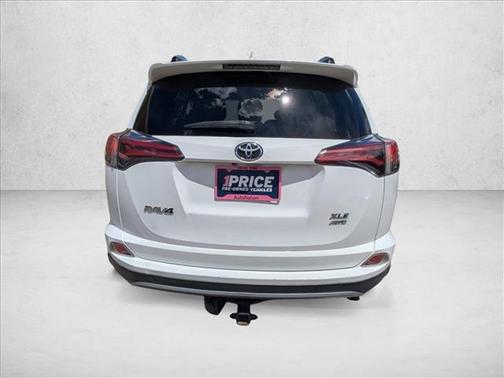 Super White 2018 Toyota RAV4 XLE