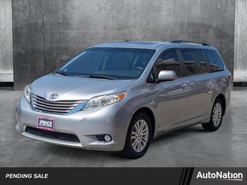 2017 Toyota Sienna XLE