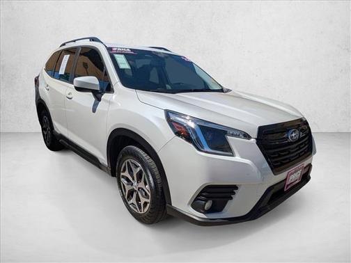 Crystal White Pearl 2022 Subaru Forester Premium