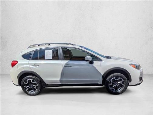Crystal White Pearl 2016 Subaru Crosstrek 2.0i Premium