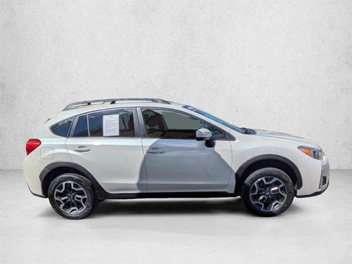Crystal White Pearl 2016 Subaru Crosstrek 2.0i Premium