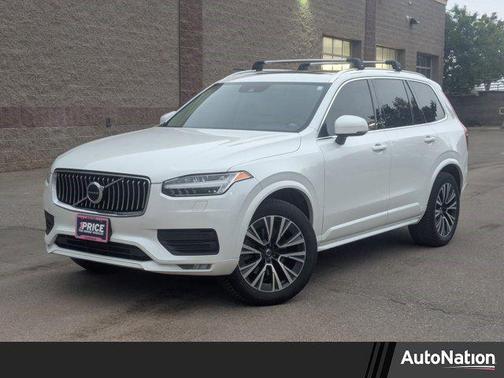 2021 Volvo XC90 T6 Momentum