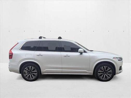2021 Volvo XC90 T6 Momentum