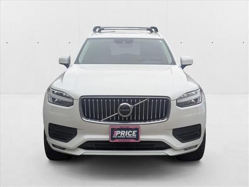 2021 Volvo XC90 T6 Momentum