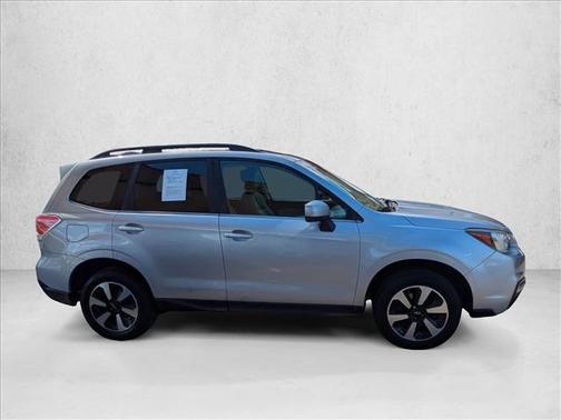 Ice Silver Metallic 2017 Subaru Forester 2.5i Limited