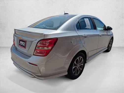 Silver Ice Metallic 2017 Chevrolet Sonic LT