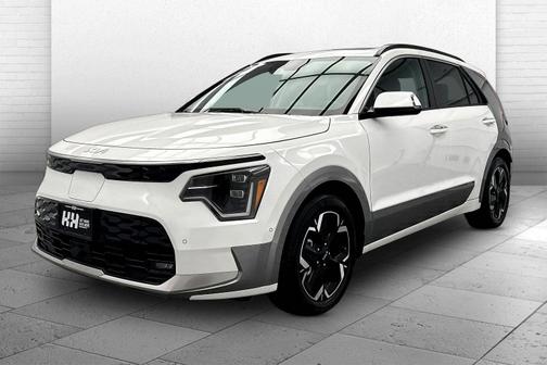 Snow White Pearl 2023 Kia Niro EV Wave