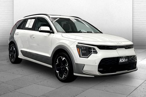 Snow White Pearl 2023 Kia Niro EV Wave