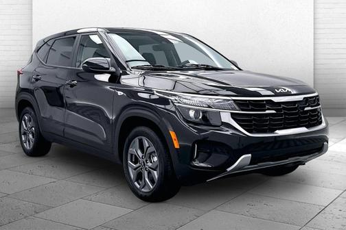 Unknown 2026 Kia Seltos LX