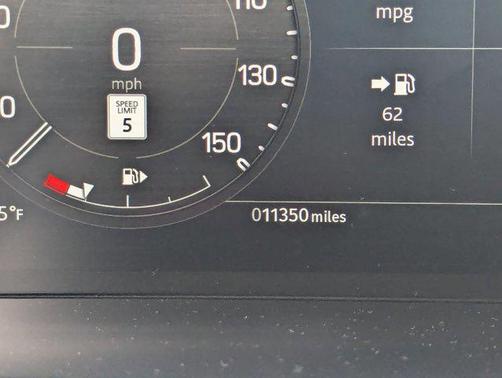 2023 Land Rover Defender 130 X-Dynamic SE